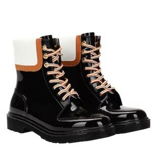 See by Chloe Black Patent Lace-Up Ankle Boots with White & Tan Collar Size 7.5